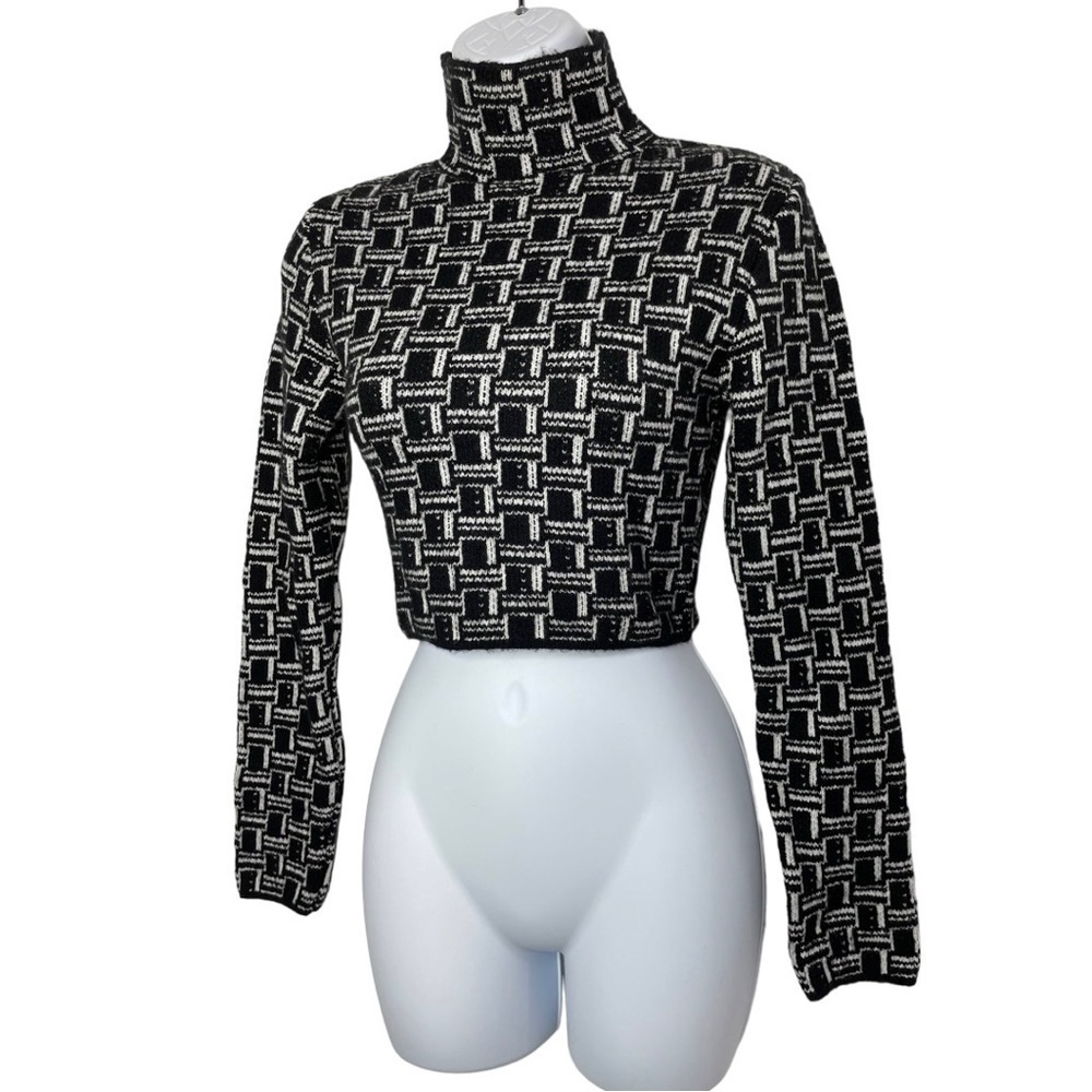 Zara Geometric Black and White Jacquard Knit Crop Top NWT